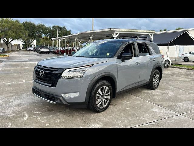 2022 Nissan Pathfinder SL