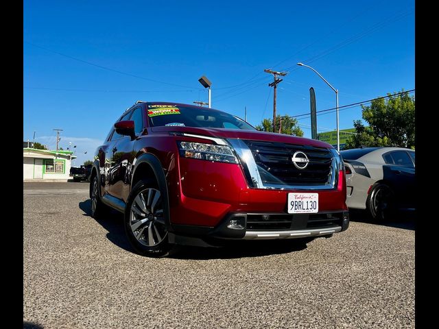 2022 Nissan Pathfinder SL