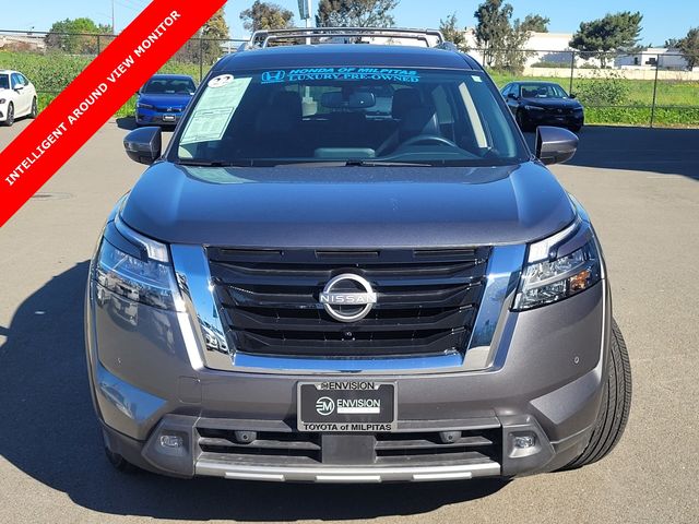 2022 Nissan Pathfinder SL