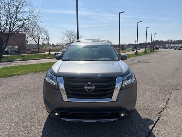 2022 Nissan Pathfinder SL