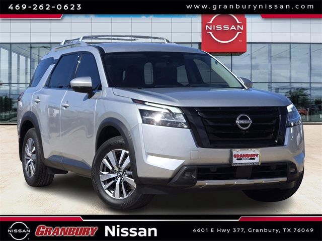 2022 Nissan Pathfinder SL