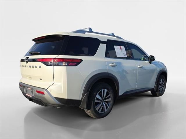 2022 Nissan Pathfinder SL