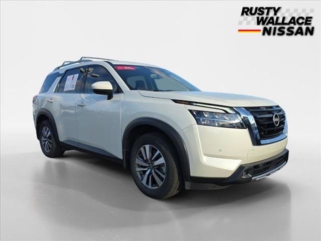 2022 Nissan Pathfinder SL