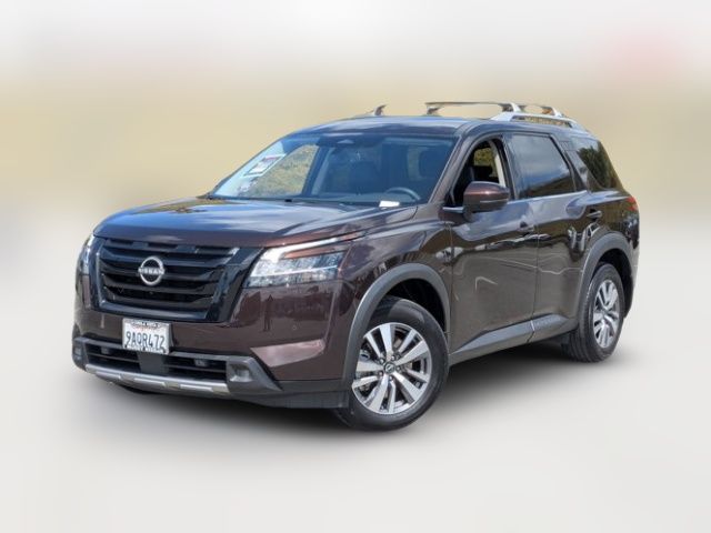 2022 Nissan Pathfinder SL