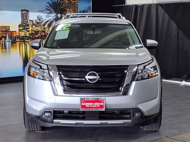 2022 Nissan Pathfinder SL