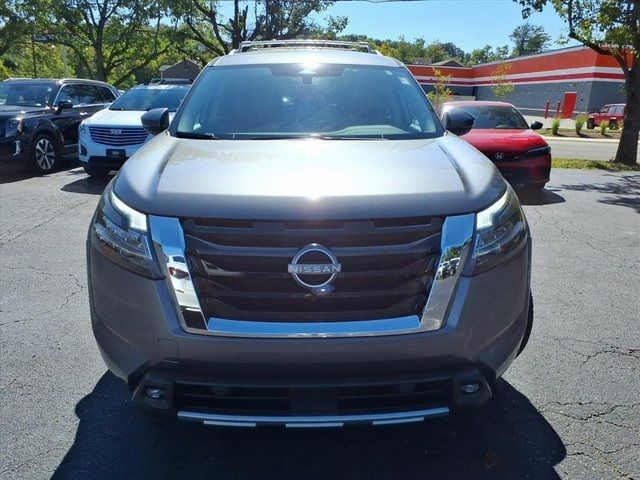 2022 Nissan Pathfinder SL