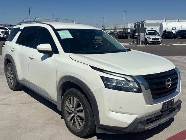 2022 Nissan Pathfinder SL