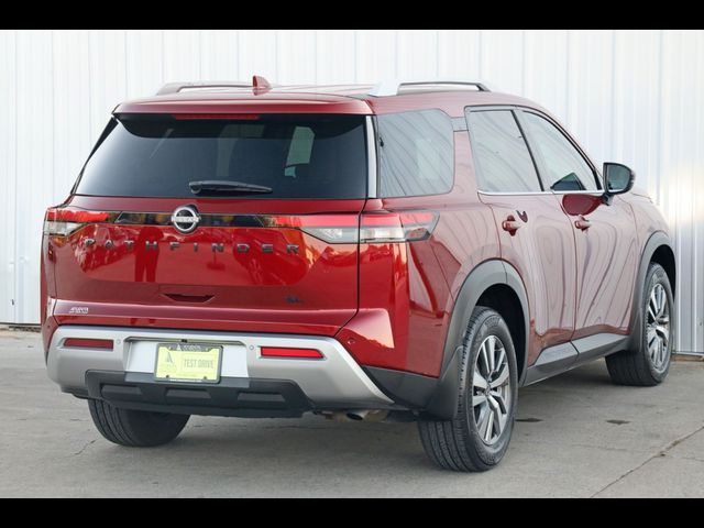 2022 Nissan Pathfinder SL