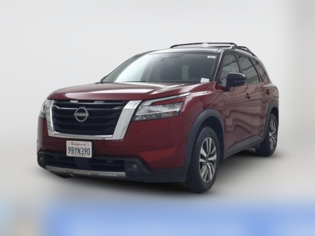 2022 Nissan Pathfinder SL