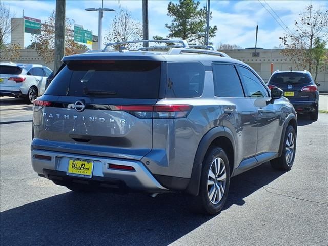 2022 Nissan Pathfinder SL