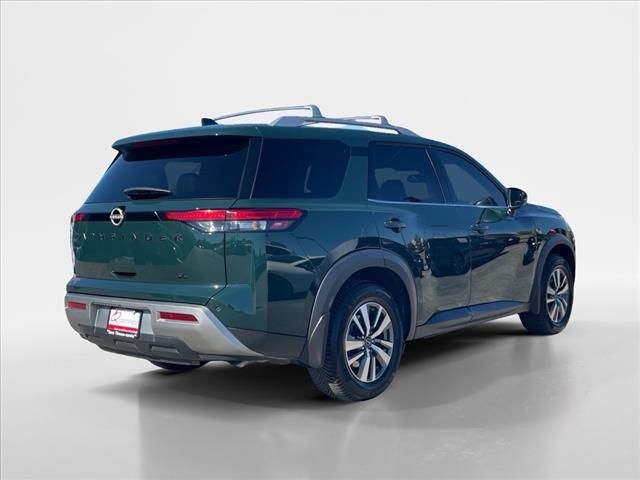 2022 Nissan Pathfinder SL