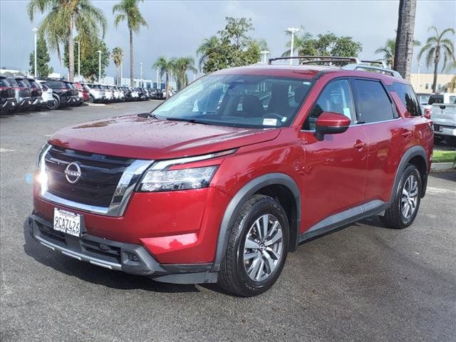 2022 Nissan Pathfinder SL