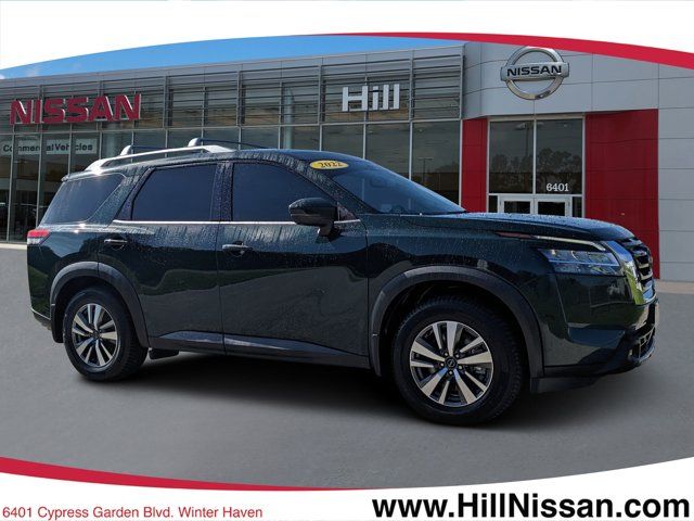 2022 Nissan Pathfinder SL