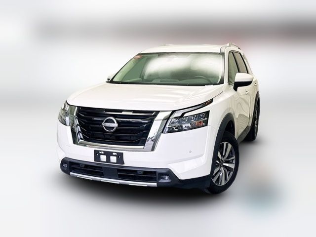 2022 Nissan Pathfinder SL