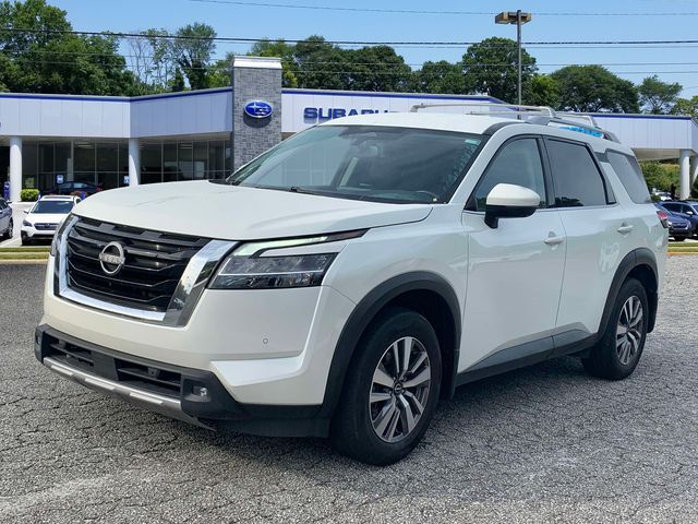 2022 Nissan Pathfinder SL