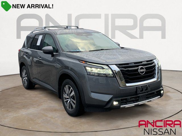 2022 Nissan Pathfinder SL