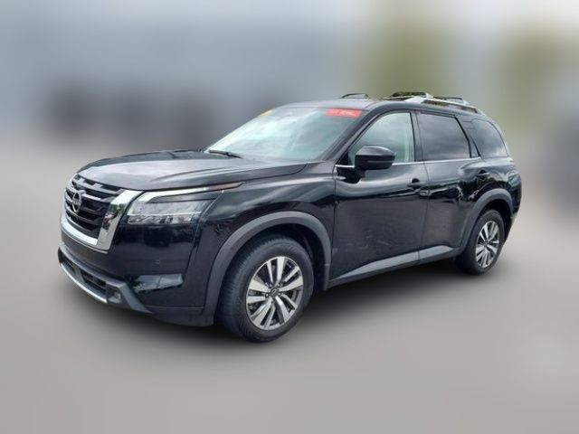 2022 Nissan Pathfinder SL