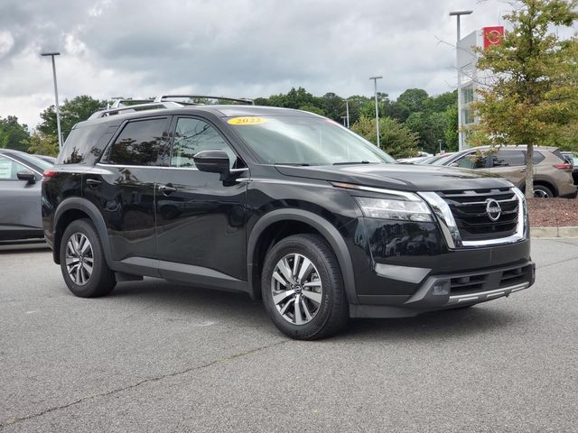2022 Nissan Pathfinder SL
