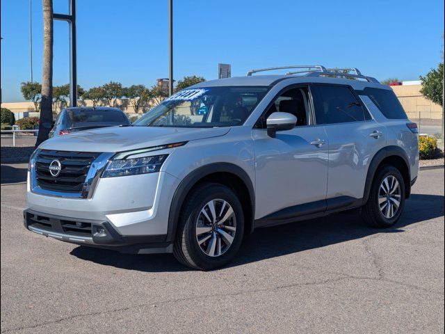 2022 Nissan Pathfinder SL