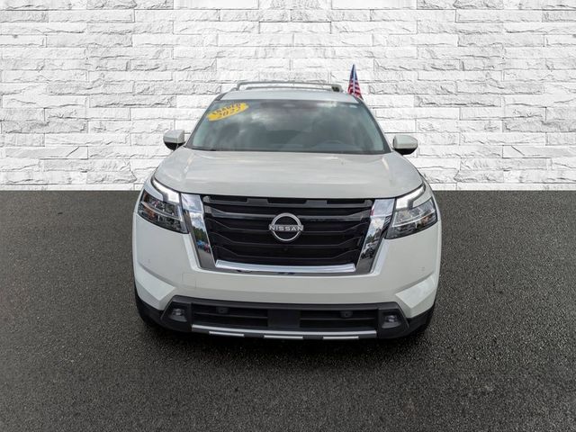2022 Nissan Pathfinder SL