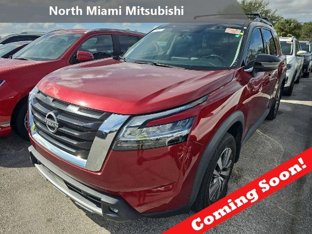 2022 Nissan Pathfinder SL