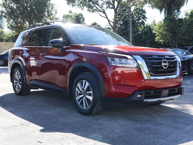 2022 Nissan Pathfinder SL