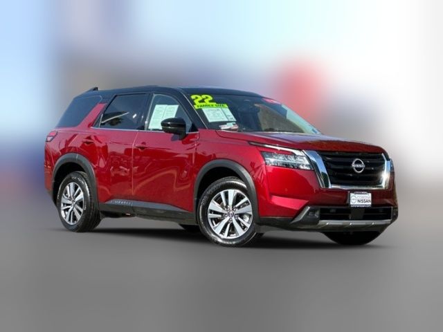 2022 Nissan Pathfinder SL