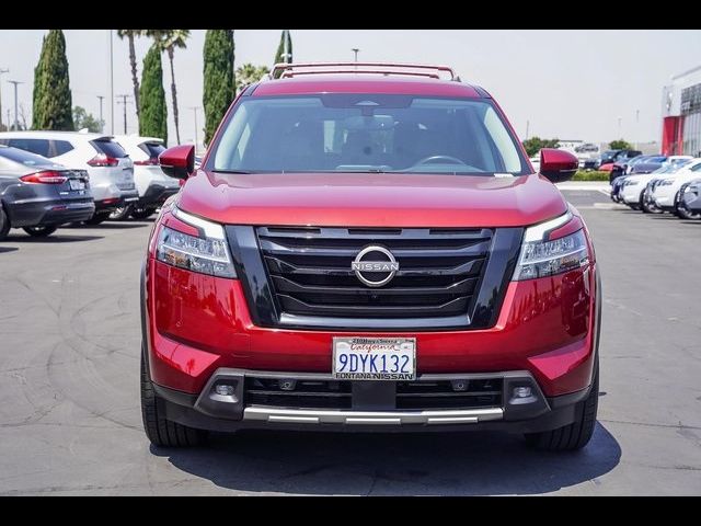 2022 Nissan Pathfinder SL