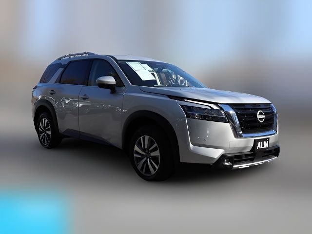 2022 Nissan Pathfinder SL