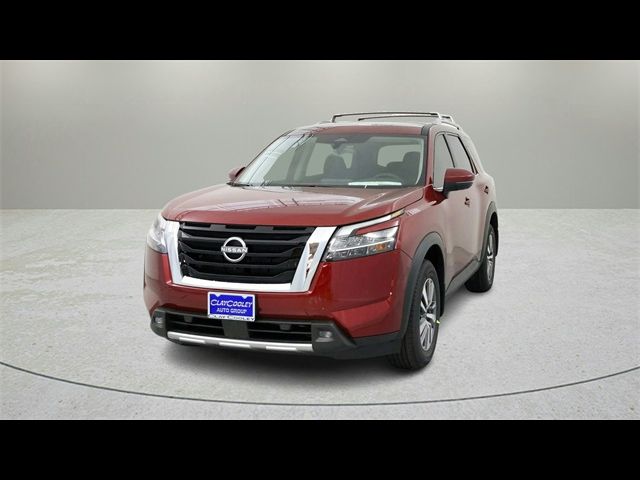2022 Nissan Pathfinder SL