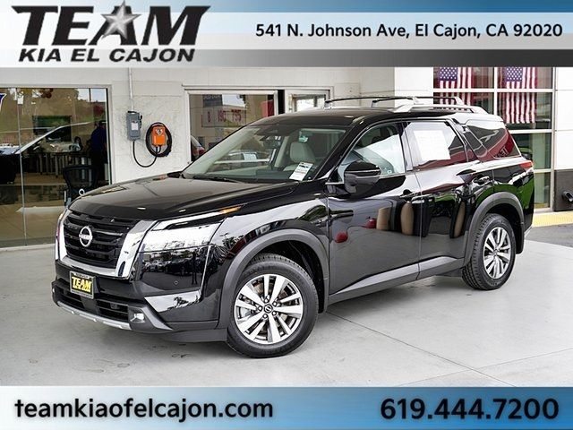 2022 Nissan Pathfinder SL