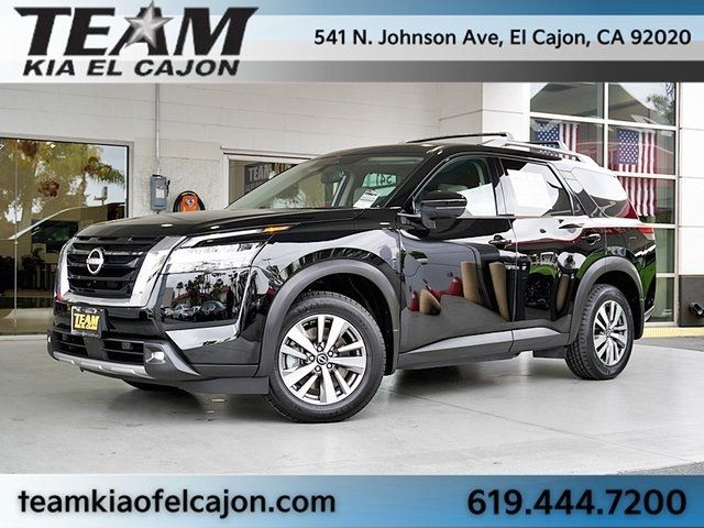 2022 Nissan Pathfinder SL