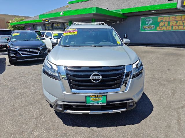 2022 Nissan Pathfinder SL