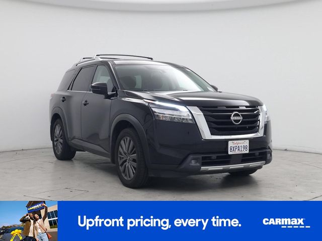 2022 Nissan Pathfinder SL