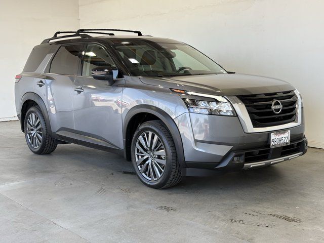 2022 Nissan Pathfinder SL