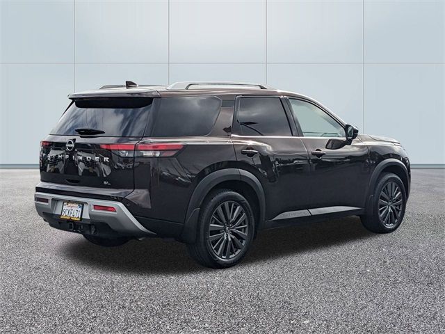 2022 Nissan Pathfinder SL