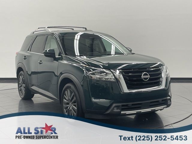 2022 Nissan Pathfinder SL