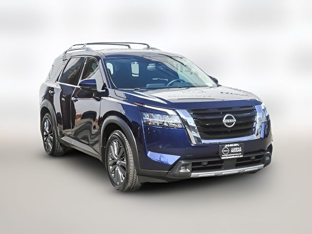 2022 Nissan Pathfinder SL