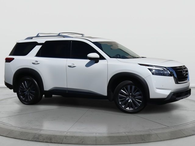 2022 Nissan Pathfinder SL