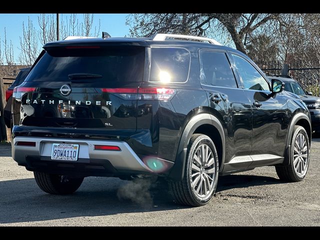 2022 Nissan Pathfinder SL