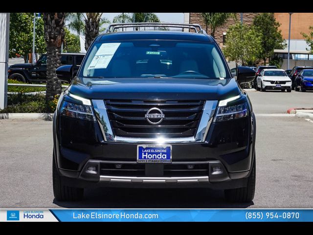 2022 Nissan Pathfinder SL