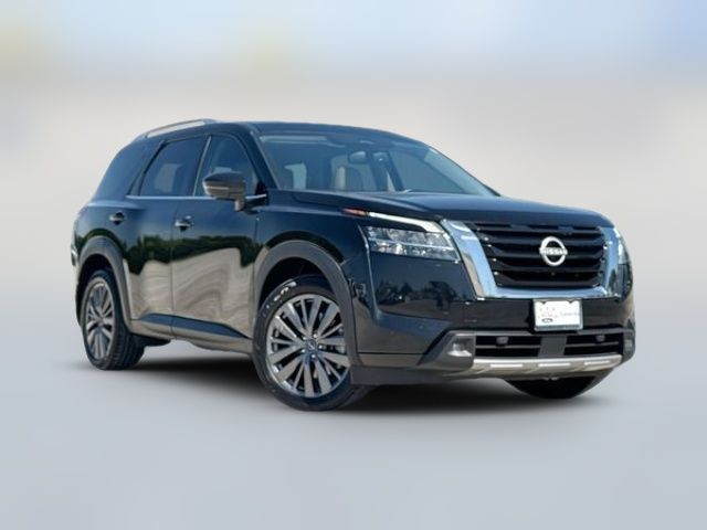 2022 Nissan Pathfinder SL