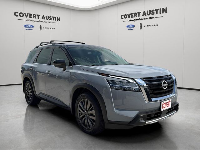 2022 Nissan Pathfinder SL