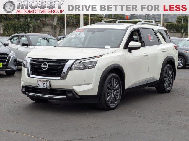 2022 Nissan Pathfinder SL