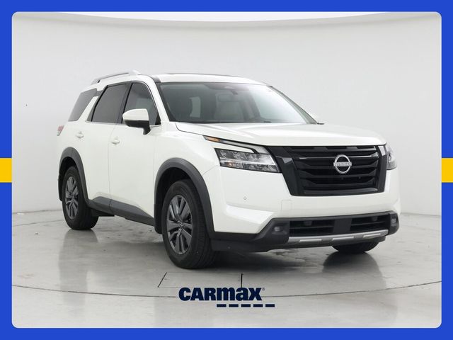 2022 Nissan Pathfinder SL