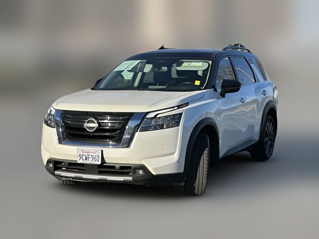 2022 Nissan Pathfinder SL