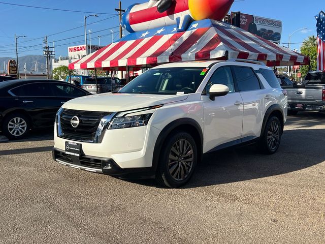 2022 Nissan Pathfinder SL