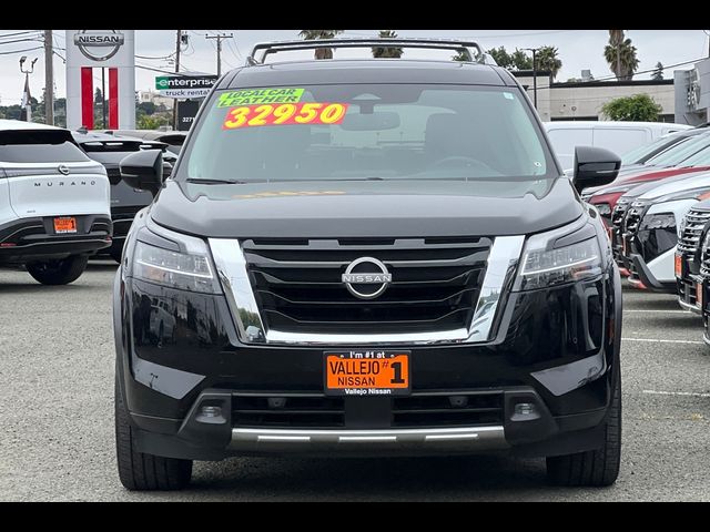 2022 Nissan Pathfinder SL