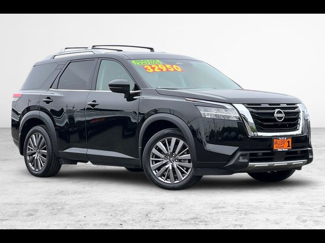 2022 Nissan Pathfinder SL