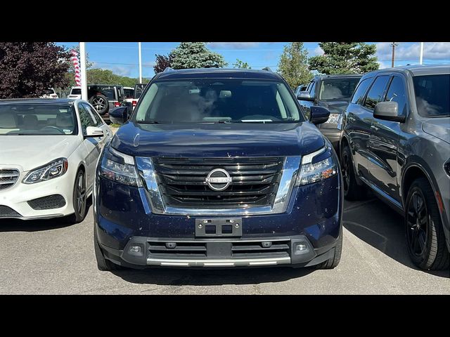 2022 Nissan Pathfinder SL